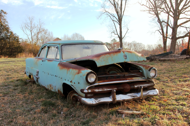 Illustration for article titled Need help identifying some old cars